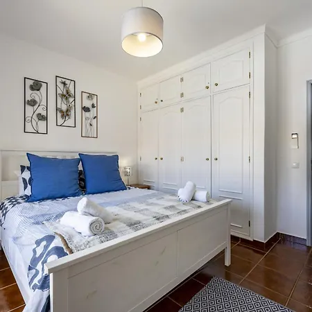 Coolhouses Algarve Luz, 2 Bed Floor Flat, Amazing Sea View, Central. Delicia Do Sol * Luz