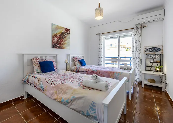 Coolhouses Algarve Luz, 2 Bed Floor Flat, Amazing Sea View, Central. Delicia Do Sol Апартаменты