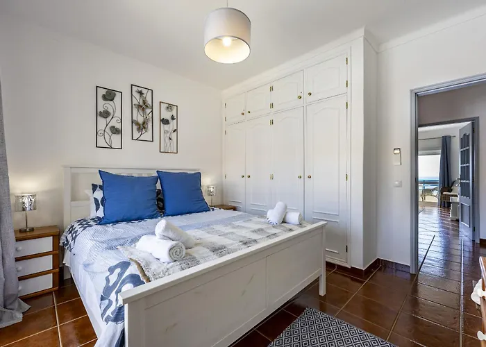 Coolhouses Algarve Luz, 2 Bed Floor Flat, Amazing Sea View, Central. Delicia Do Sol * Luz