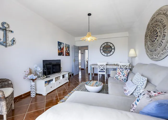 Coolhouses Algarve Luz, 2 Bed Floor Flat, Amazing Sea View, Central. Delicia Do Sol Luz