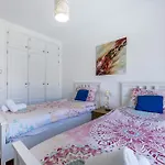 Coolhouses Algarve Luz, 2 Bed Floor Flat, Amazing Sea View, Central. Delicia Do Sol